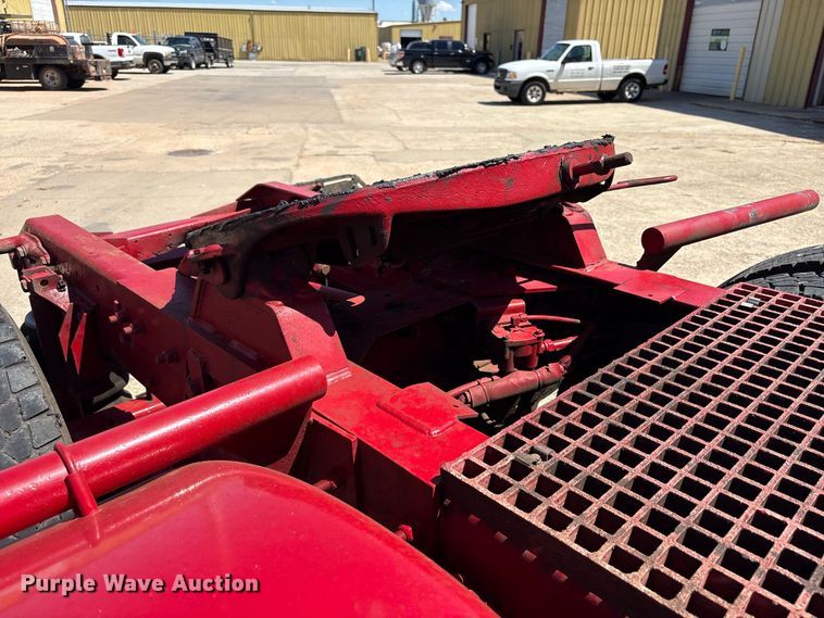 image for item EX0034 2006 Kenworth T800 semi truck