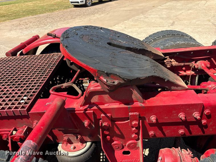 image for item EX0034 2006 Kenworth T800 semi truck