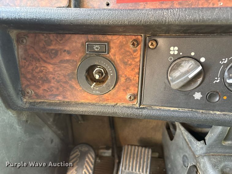 image for item EX0034 2006 Kenworth T800 semi truck
