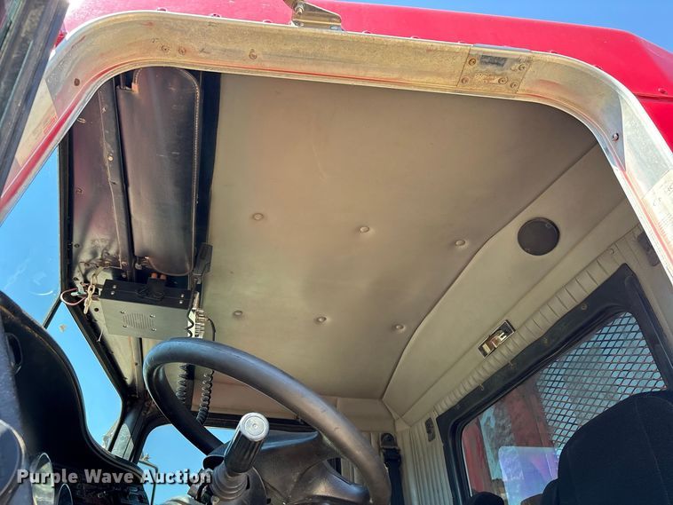 image for item EX0034 2006 Kenworth T800 semi truck