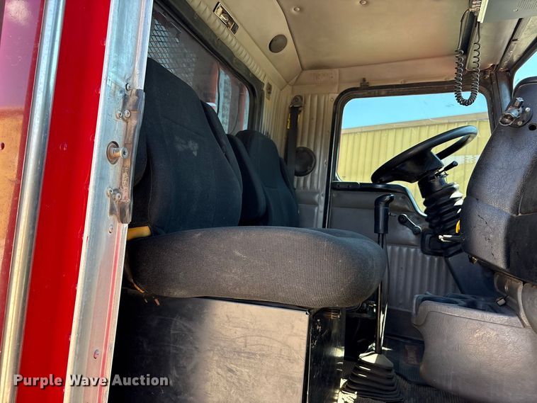 image for item EX0034 2006 Kenworth T800 semi truck