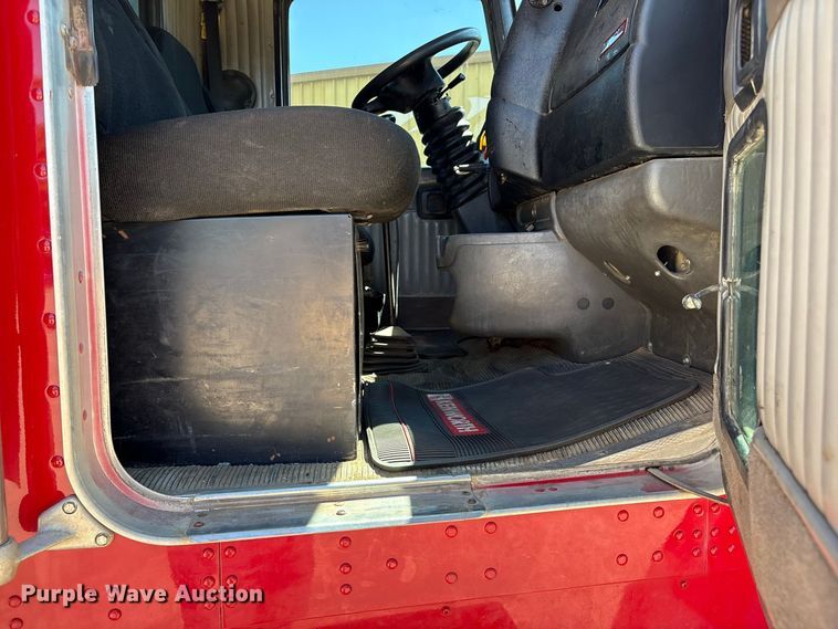 image for item EX0034 2006 Kenworth T800 semi truck
