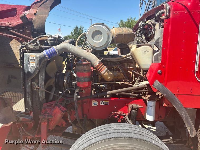 image for item EX0034 2006 Kenworth T800 semi truck