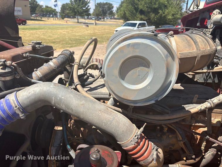 image for item EX0034 2006 Kenworth T800 semi truck