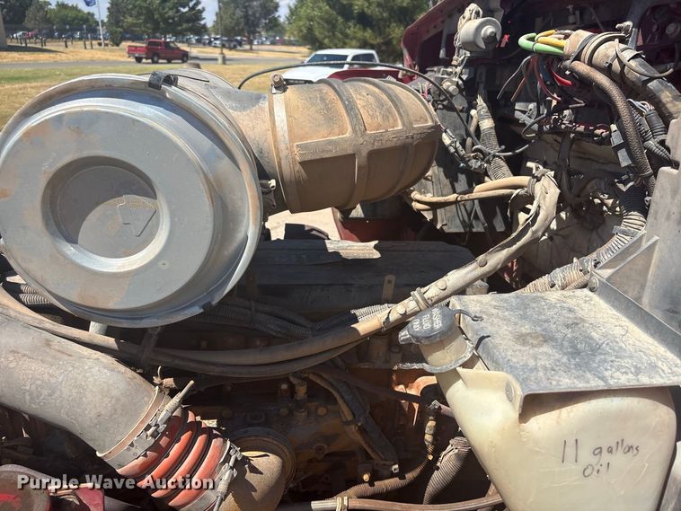 image for item EX0034 2006 Kenworth T800 semi truck