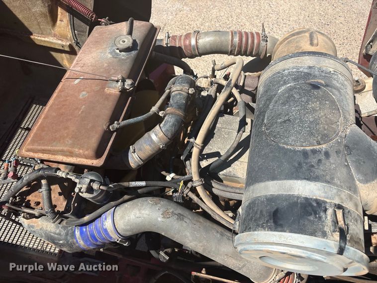 image for item EX0034 2006 Kenworth T800 semi truck