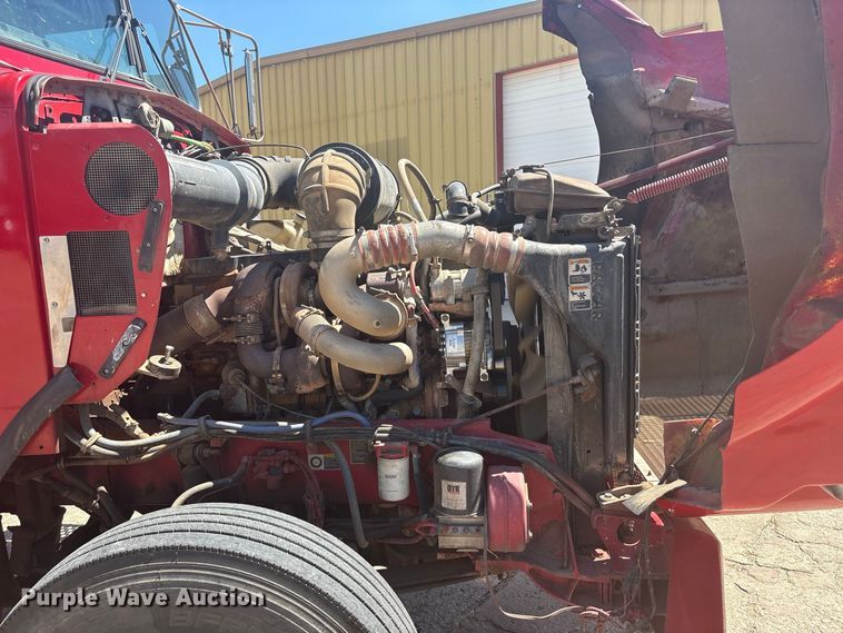 image for item EX0034 2006 Kenworth T800 semi truck