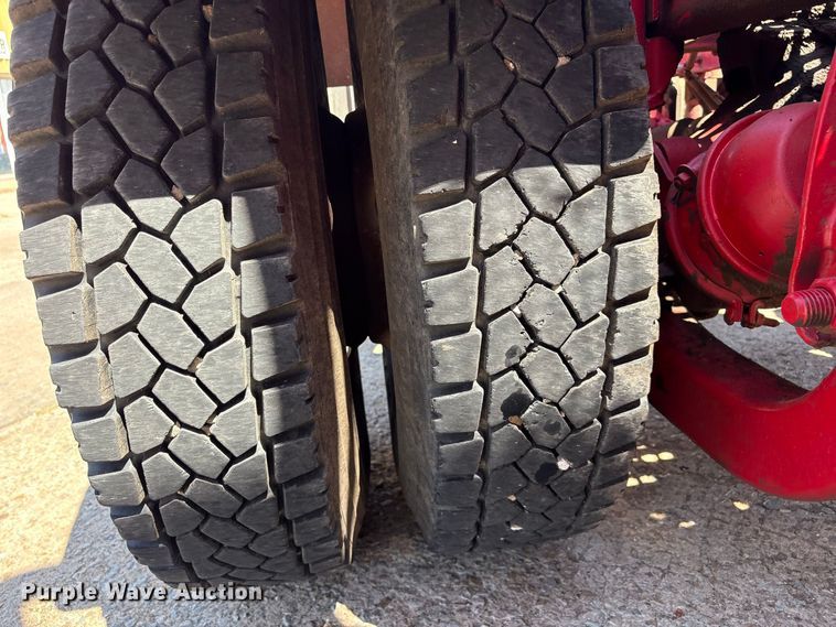 image for item EX0034 2006 Kenworth T800 semi truck