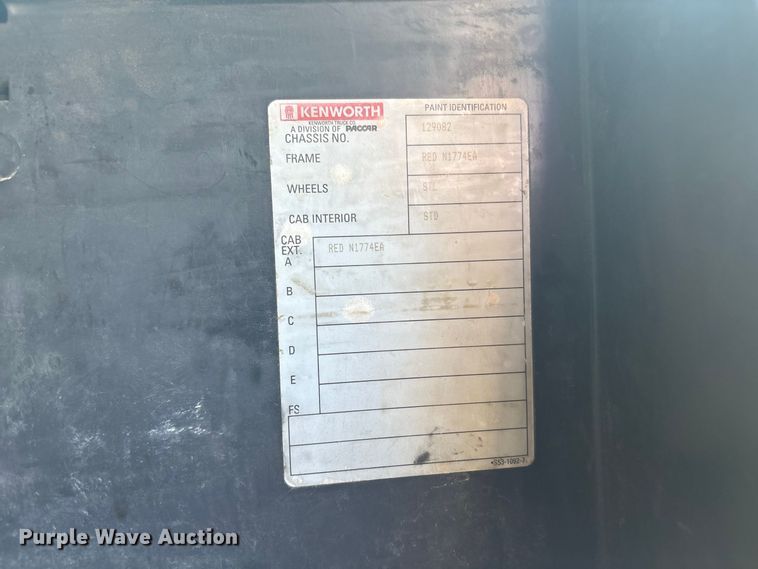 image for item EX0034 2006 Kenworth T800 semi truck