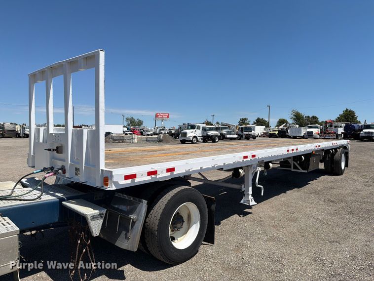 image for item FB5077 1979 Pullman Trailmobile flatbed trailer