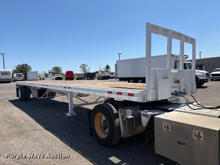 image for item FB5077 1979 Pullman Trailmobile flatbed trailer