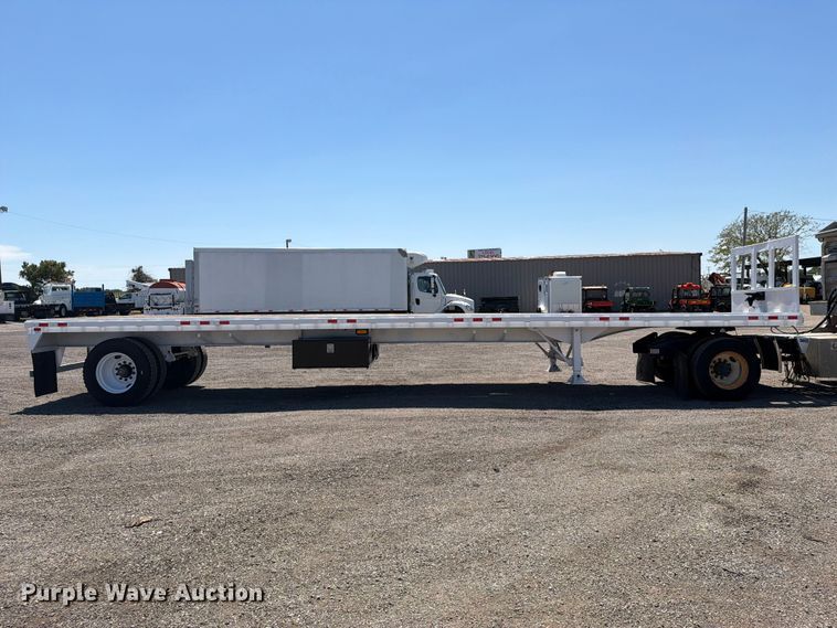 image for item FB5077 1979 Pullman Trailmobile flatbed trailer