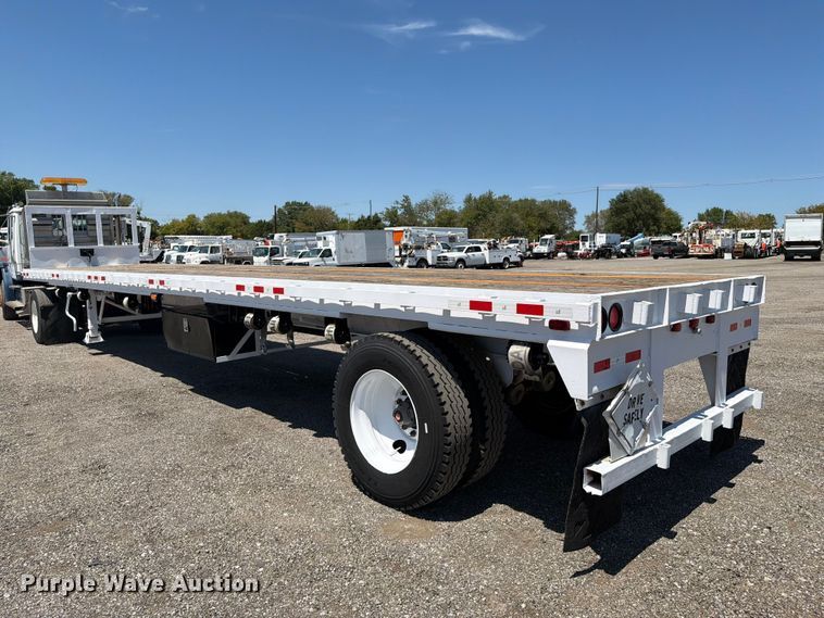 image for item FB5077 1979 Pullman Trailmobile flatbed trailer