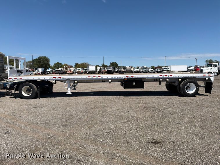 image for item FB5077 1979 Pullman Trailmobile flatbed trailer