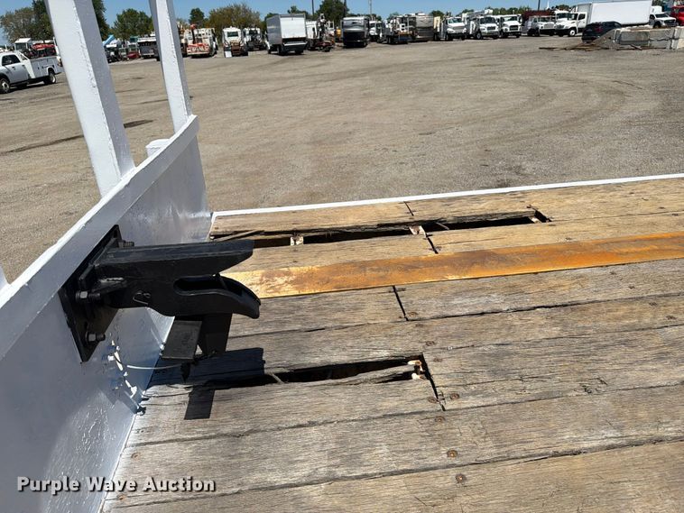 image for item FB5077 1979 Pullman Trailmobile flatbed trailer