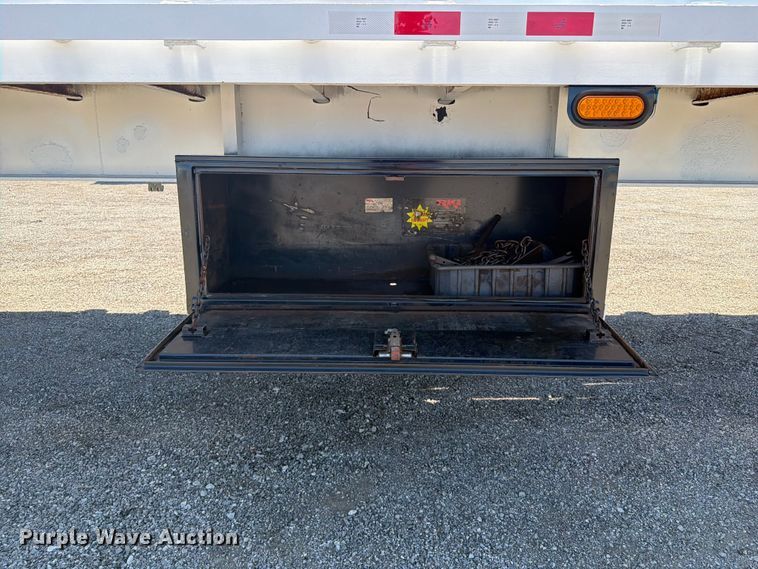 image for item FB5077 1979 Pullman Trailmobile flatbed trailer