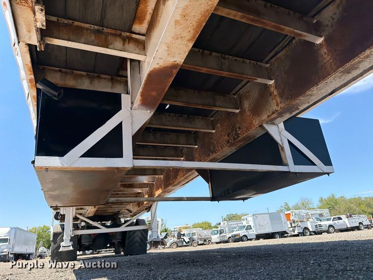 image for item FB5077 1979 Pullman Trailmobile flatbed trailer