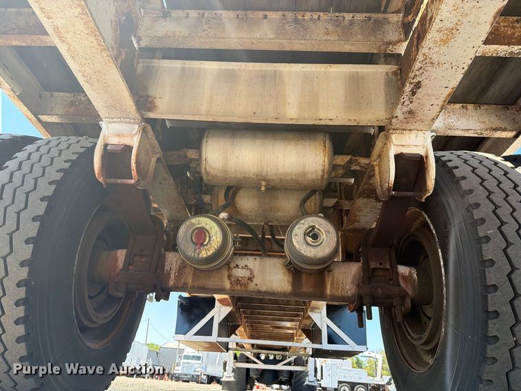 image for item FB5077 1979 Pullman Trailmobile flatbed trailer