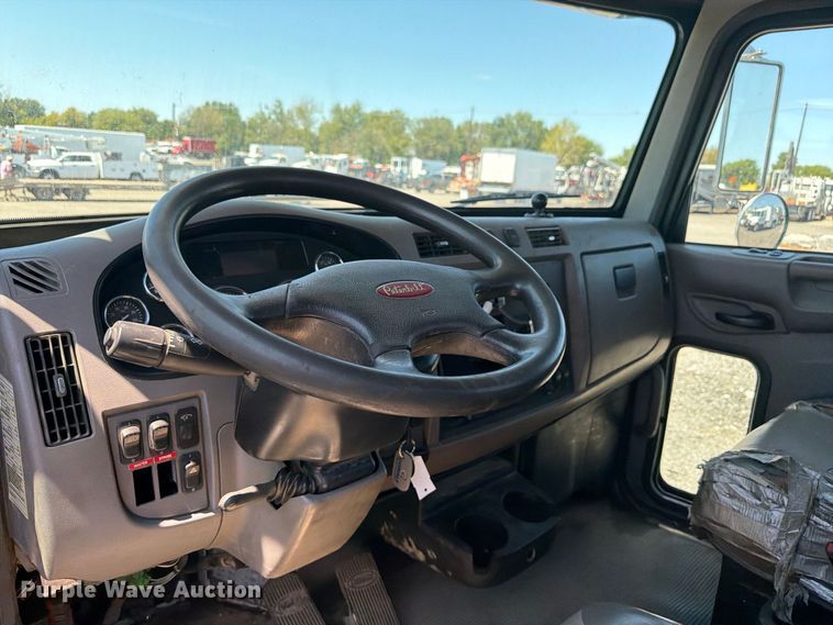 image for item FB5078 2018 Peterbilt 337 truck cab and chassis