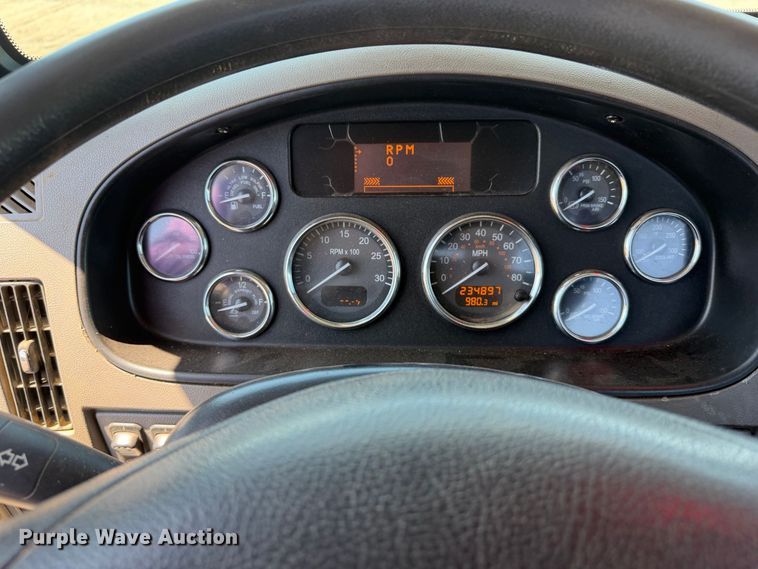image for item FB5078 2018 Peterbilt 337 truck cab and chassis