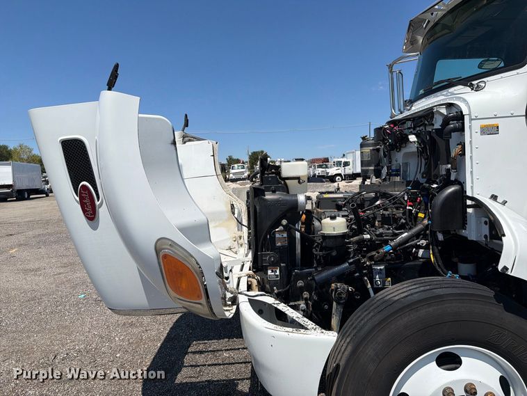 image for item FB5078 2018 Peterbilt 337 truck cab and chassis