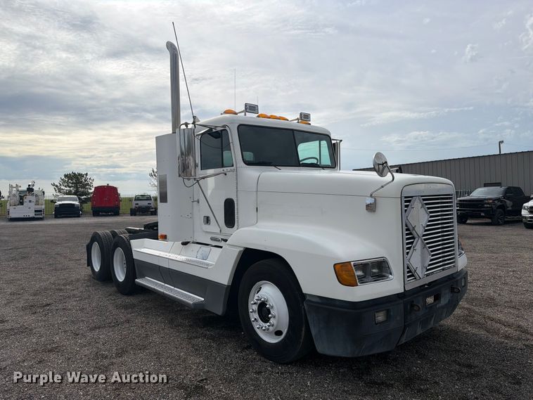 image for item FB5085 2000 Freightliner FLD120 semi truck