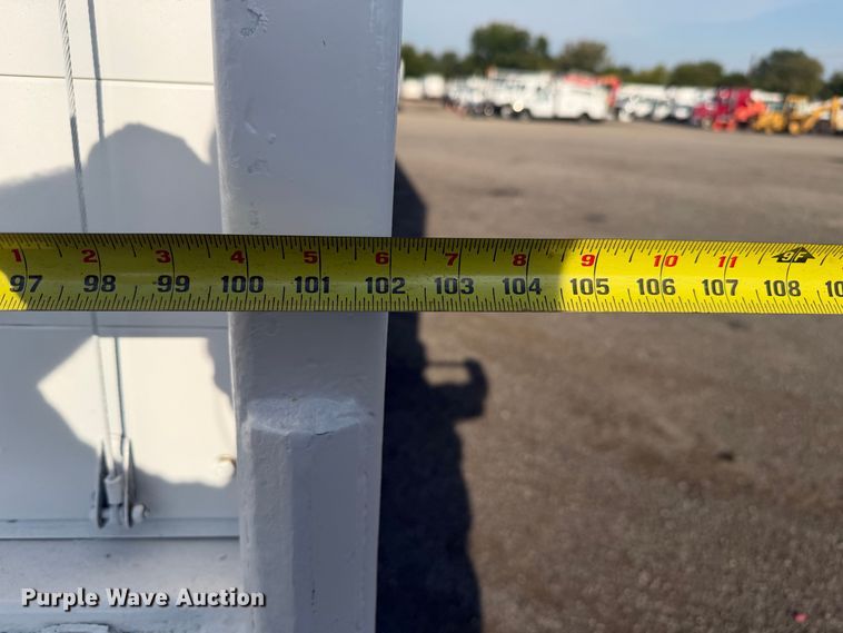 image for item FB5094 2002 Wabash dry van trailer