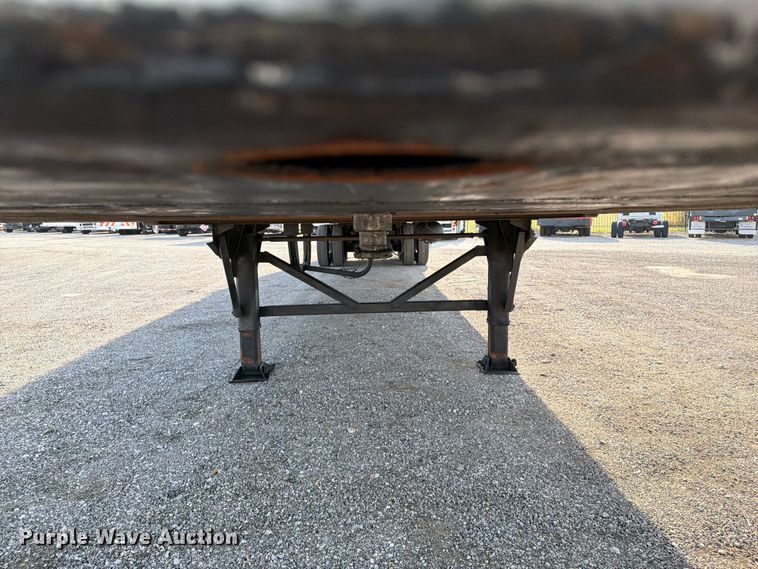 image for item FB5094 2002 Wabash dry van trailer