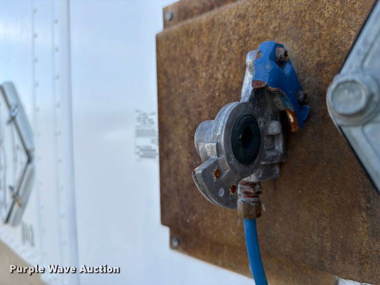 image for item FB5094 2002 Wabash dry van trailer