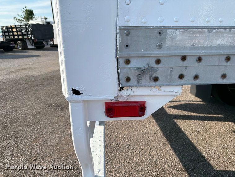 image for item FB5094 2002 Wabash dry van trailer