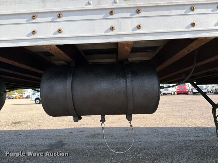 image for item FB5094 2002 Wabash dry van trailer