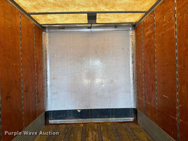 image for item FB5094 2002 Wabash dry van trailer