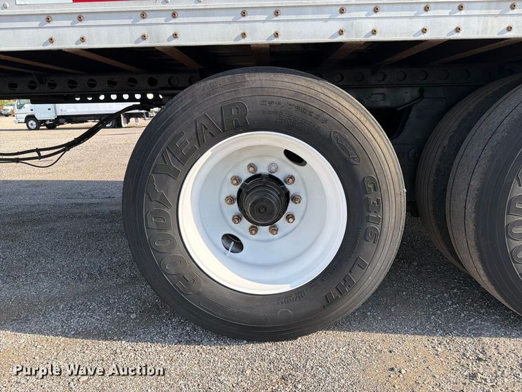image for item FB5094 2002 Wabash dry van trailer