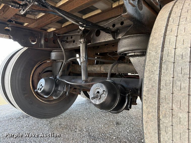 image for item FB5094 2002 Wabash dry van trailer