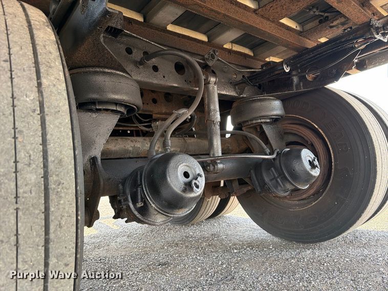 image for item FB5094 2002 Wabash dry van trailer