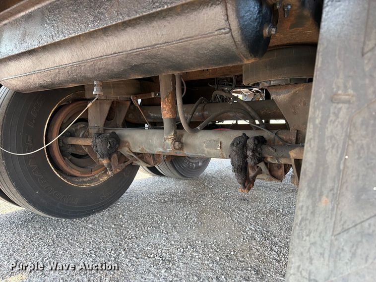 image for item FB5094 2002 Wabash dry van trailer