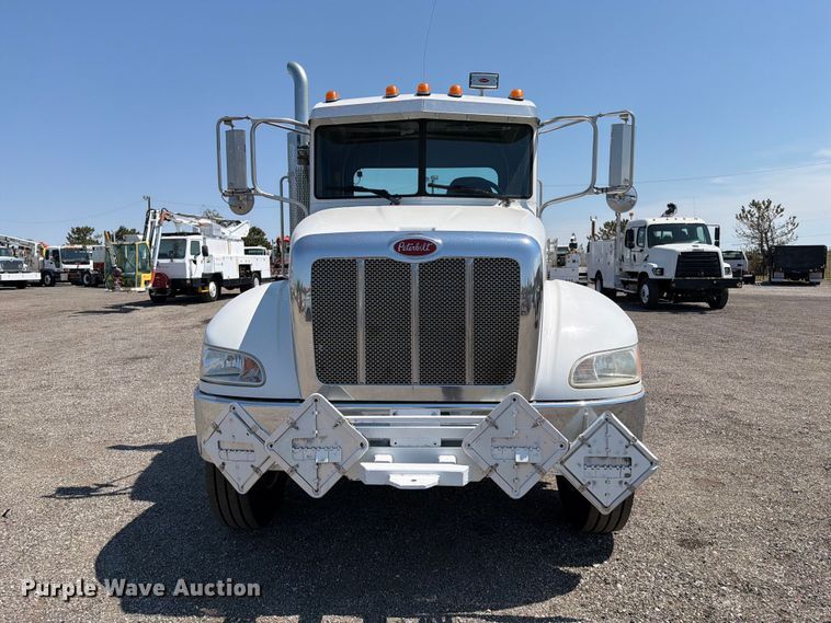 image for item FB5096 2014 Peterbilt 337 truck cab and chassis