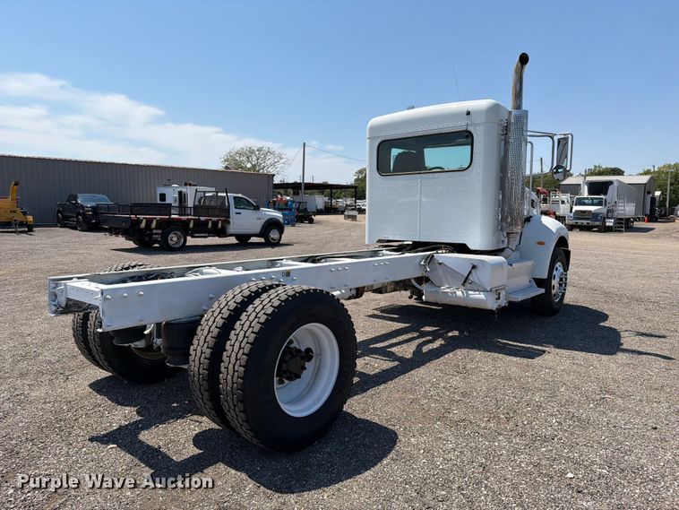 image for item FB5096 2014 Peterbilt 337 truck cab and chassis