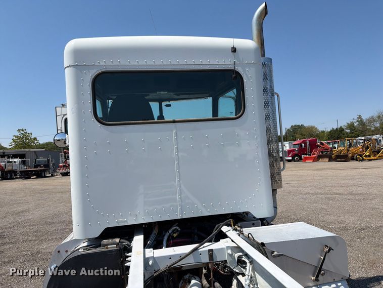 image for item FB5096 2014 Peterbilt 337 truck cab and chassis