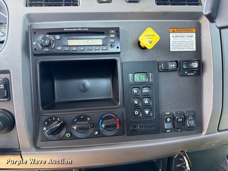 image for item FB5096 2014 Peterbilt 337 truck cab and chassis