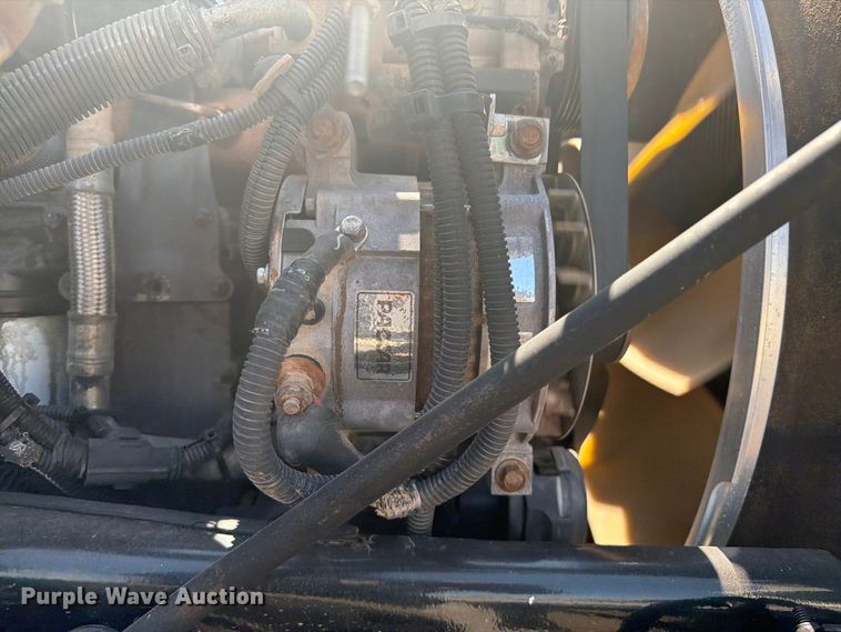 image for item FB5096 2014 Peterbilt 337 truck cab and chassis