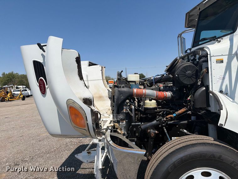 image for item FB5096 2014 Peterbilt 337 truck cab and chassis