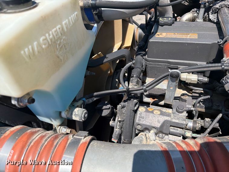 image for item FB5096 2014 Peterbilt 337 truck cab and chassis