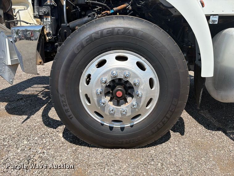image for item FB5096 2014 Peterbilt 337 truck cab and chassis