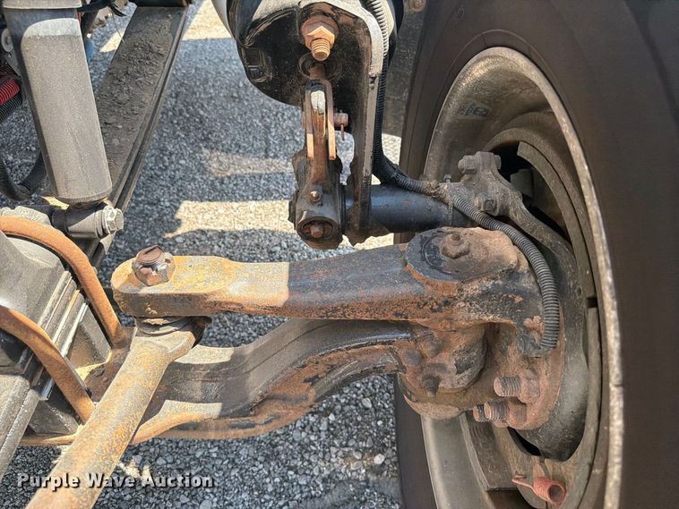 image for item FB5096 2014 Peterbilt 337 truck cab and chassis