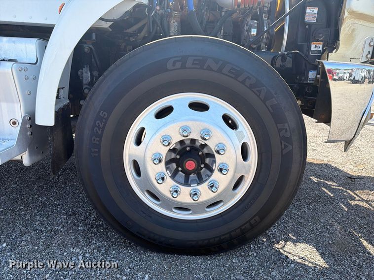 image for item FB5096 2014 Peterbilt 337 truck cab and chassis