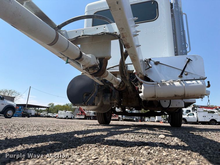 image for item FB5096 2014 Peterbilt 337 truck cab and chassis