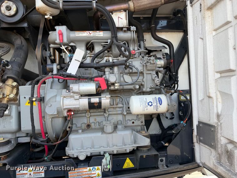 image for item FB5099 2021 Utility VS2RA refrigerated van trailer