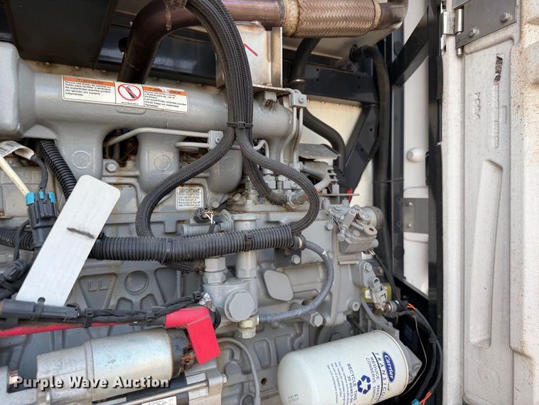 image for item FB5099 2021 Utility VS2RA refrigerated van trailer