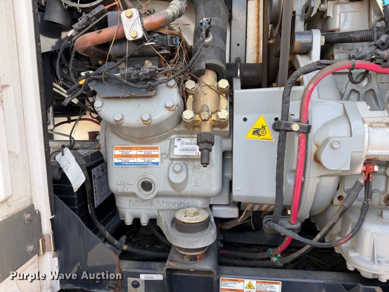 image for item FB5099 2021 Utility VS2RA refrigerated van trailer